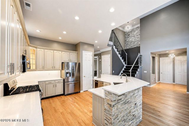 3 Halecrest Court, Freehold, NJ 07728