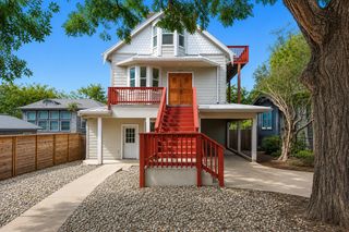 2003 E 9th ST, Austin, TX 78702