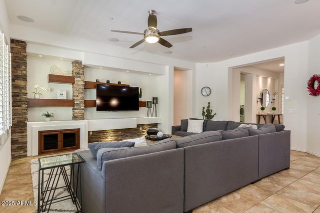 4647 N ALDEA Road E, Litchfield Park, AZ 85340