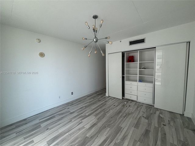 690 SW 1st Ct 2124, Miami, FL 33130