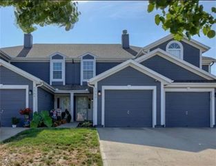 5568 NW Moonlight Meadow Drive, Lee's Summit, MO 64064