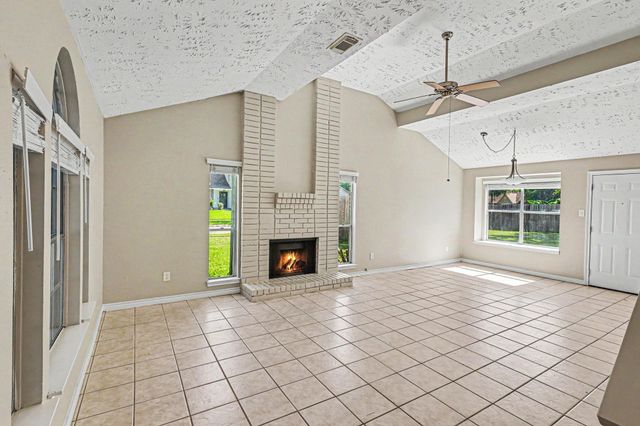 20038 Faye Oaks Drive, Humble, TX 77346