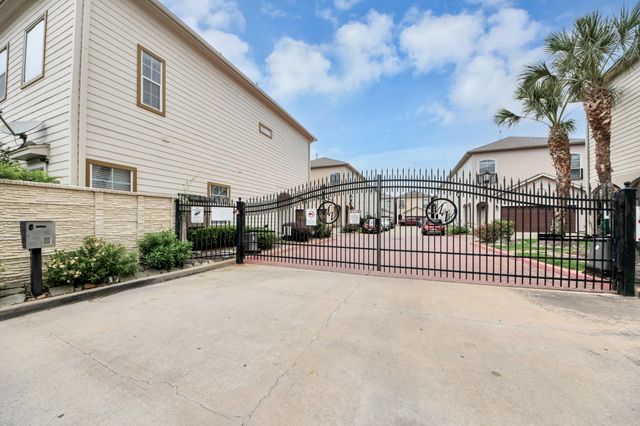 917 Mckinney Park Lane, Houston, TX 77003