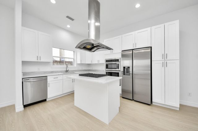 917 Mckinney Park Lane, Houston, TX 77003