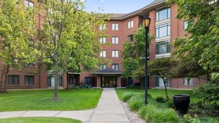 865 E 22ND Street 214, Lombard, IL 60148