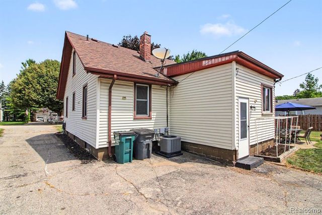 2036 Cecil Drive, Troy, MI 48083