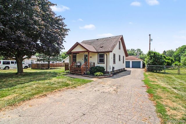 2036 Cecil Drive, Troy, MI 48083