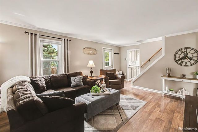 2036 Cecil Drive, Troy, MI 48083