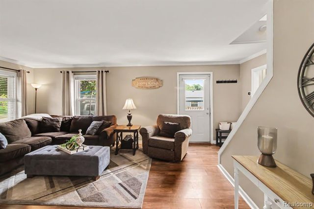 2036 Cecil Drive, Troy, MI 48083