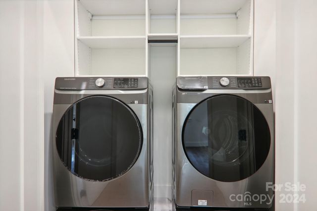 20 Maple Knoll Drive, Hendersonville, NC 28792