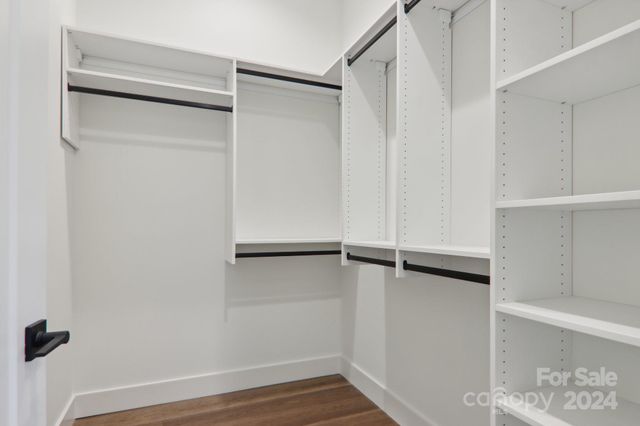 20 Maple Knoll Drive, Hendersonville, NC 28792