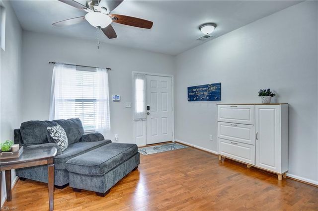 4163 River Breeze CIR, Chesapeake, VA 23321