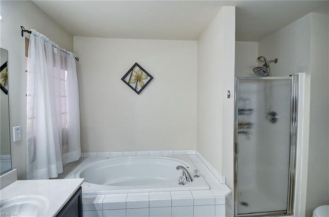 4163 River Breeze CIR, Chesapeake, VA 23321