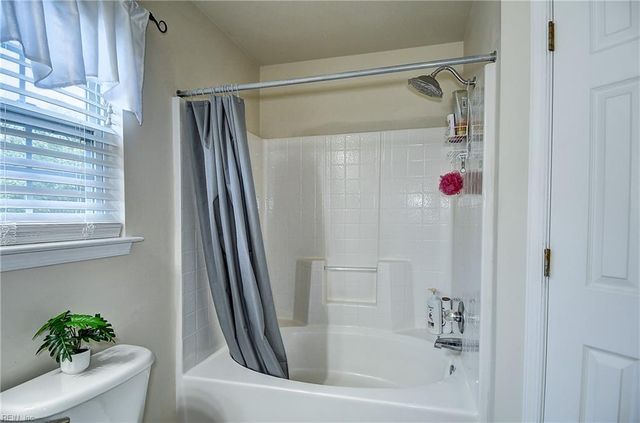 4163 River Breeze CIR, Chesapeake, VA 23321