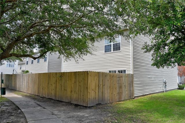4163 River Breeze CIR, Chesapeake, VA 23321