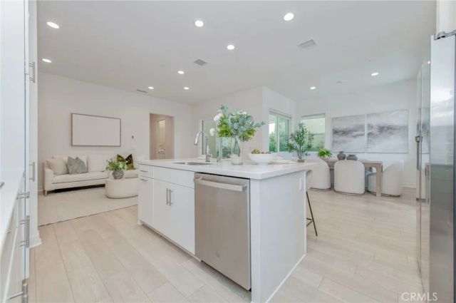 185 Yugen, Irvine, CA 92618