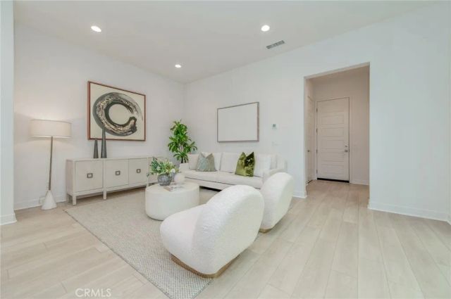 185 Yugen, Irvine, CA 92618