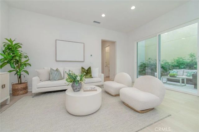 185 Yugen, Irvine, CA 92618