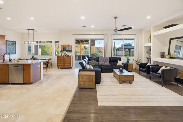 829 E STEINBECK Drive, Phoenix, AZ 85086