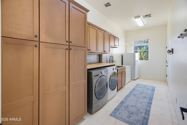 829 E STEINBECK Drive, Phoenix, AZ 85086
