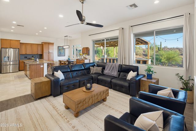 829 E STEINBECK Drive, Phoenix, AZ 85086