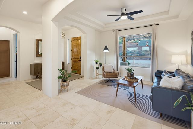 829 E STEINBECK Drive, Phoenix, AZ 85086