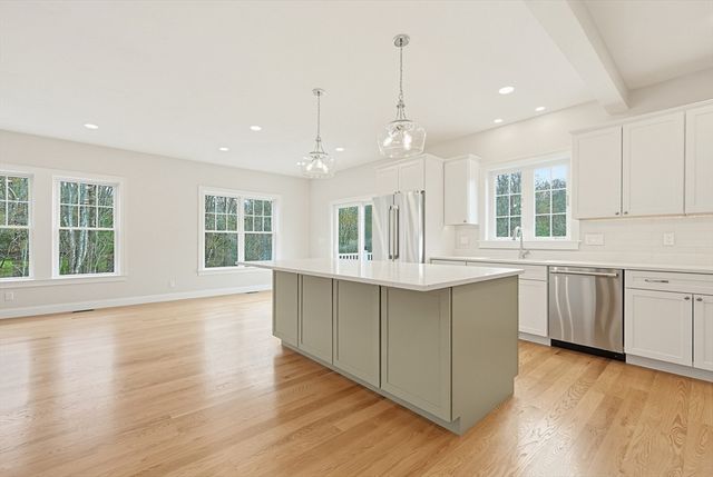 889 Maple Street, Mansfield, MA 02048
