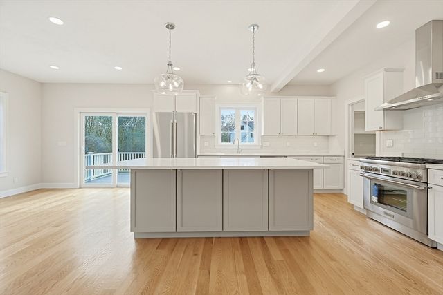 889 Maple Street, Mansfield, MA 02048