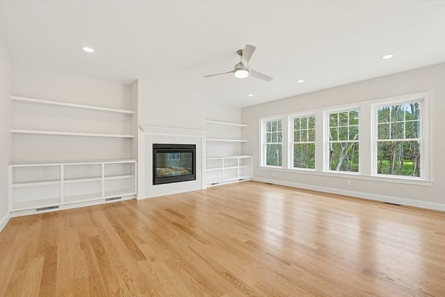 889 Maple Street, Mansfield, MA 02048
