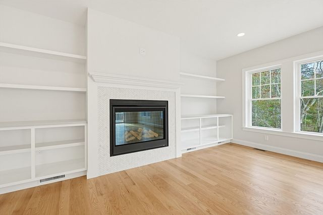 889 Maple Street, Mansfield, MA 02048