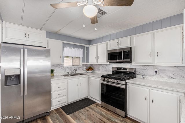 2650 W UNION HILLS Drive 164, Phoenix, AZ 85027