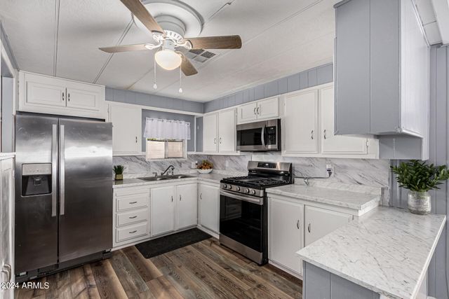 2650 W UNION HILLS Drive 164, Phoenix, AZ 85027