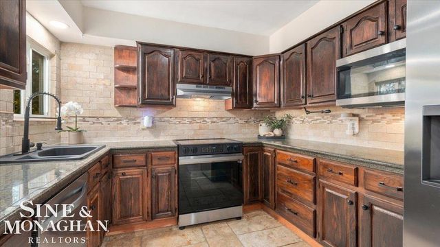 350 Manor Drive, East China Twp, MI 48054
