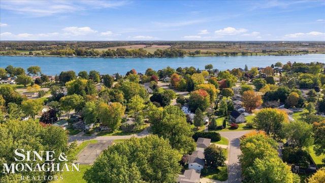 350 Manor Drive, East China Twp, MI 48054