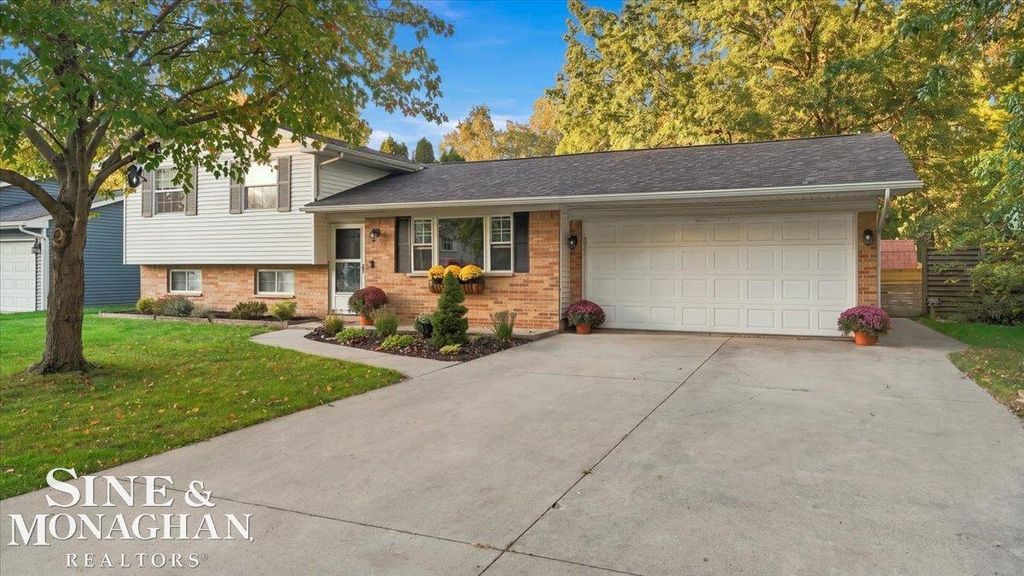 350 Manor Drive, East China Twp, MI 48054