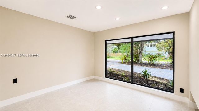 2765 NE 35th Dr, Fort Lauderdale, FL 33308