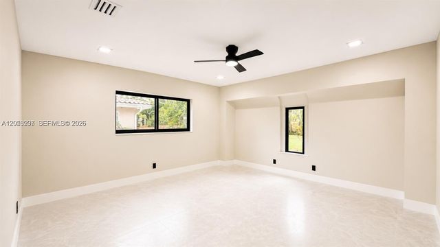 2765 NE 35th Dr, Fort Lauderdale, FL 33308