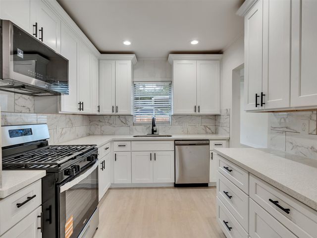 1300 Brazos Street, Rosenberg, TX 77471