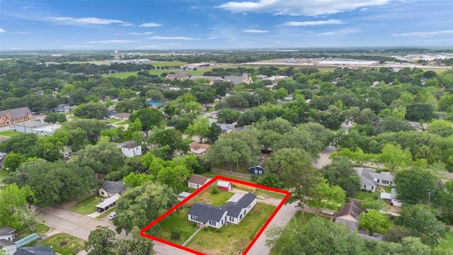 1300 Brazos Street, Rosenberg, TX 77471