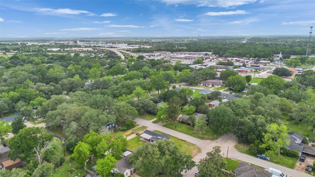 1300 Brazos Street, Rosenberg, TX 77471