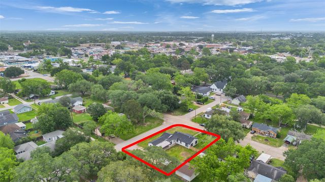 1300 Brazos Street, Rosenberg, TX 77471