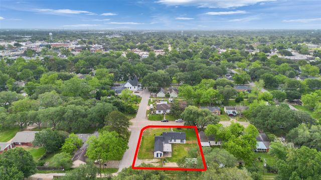 1300 Brazos Street, Rosenberg, TX 77471