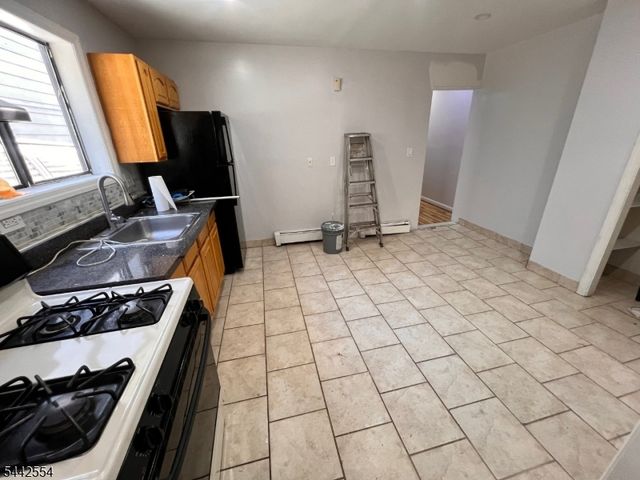 19 Highland Ave, Newark City, NJ 07104