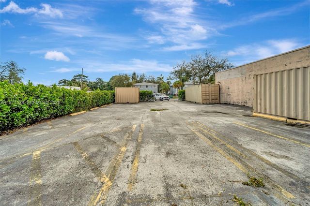 67 NW 166th Street, Miami, FL 33169