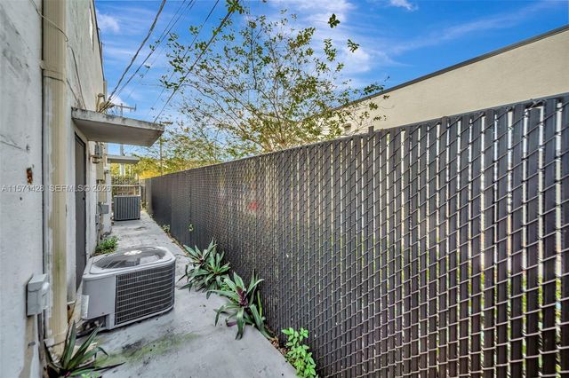 67 NW 166th Street, Miami, FL 33169