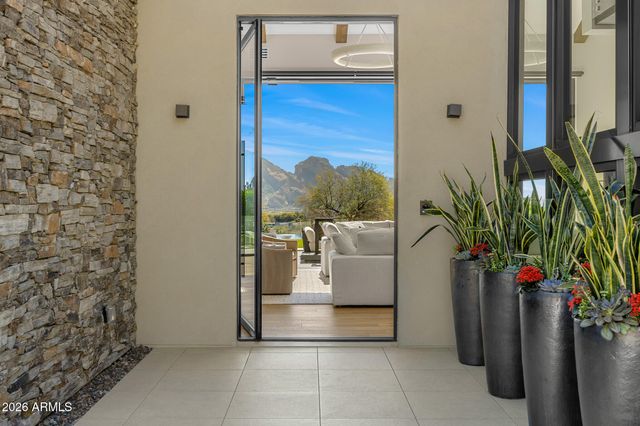 7540 N LAKESIDE Lane, Paradise Valley, AZ 85253