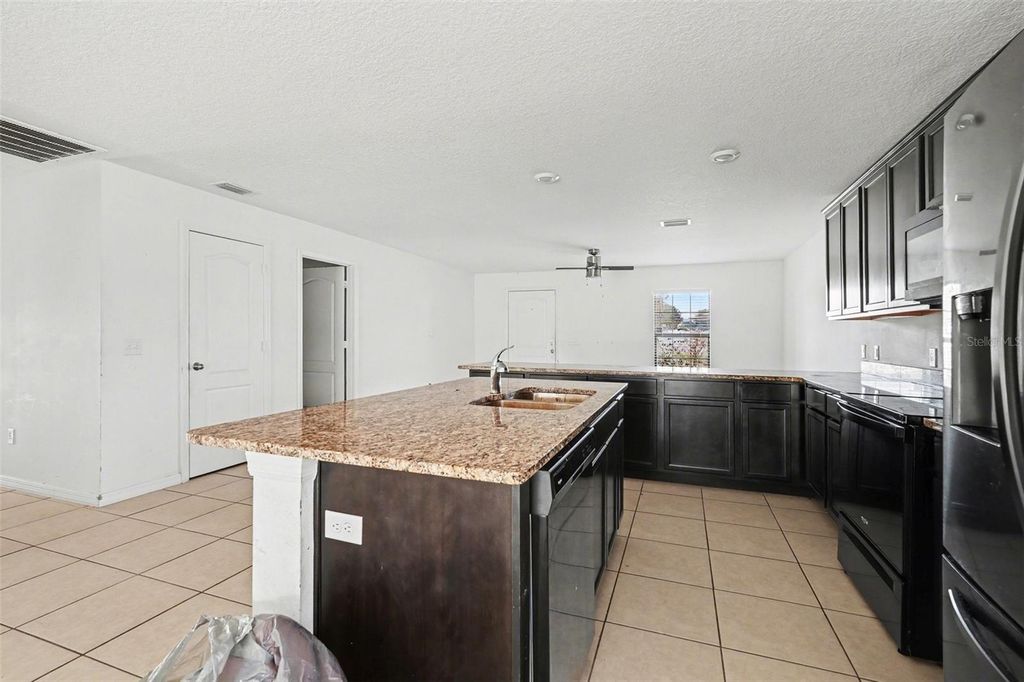 Image 7 of property listing at 6882 REDBAY DRIVE, Brooksville, FL 34602