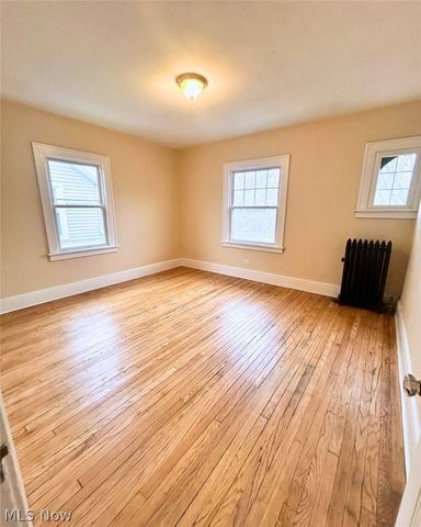 3258 E Berkshire Road, Cleveland Heights, OH 44118