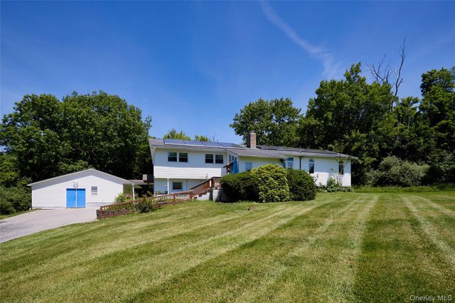 17 Derick Drive, Fishkill, NY 12524