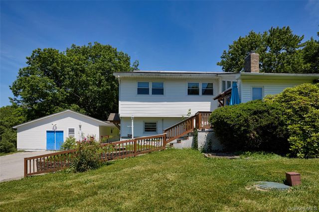 17 Derick Drive, Fishkill, NY 12524